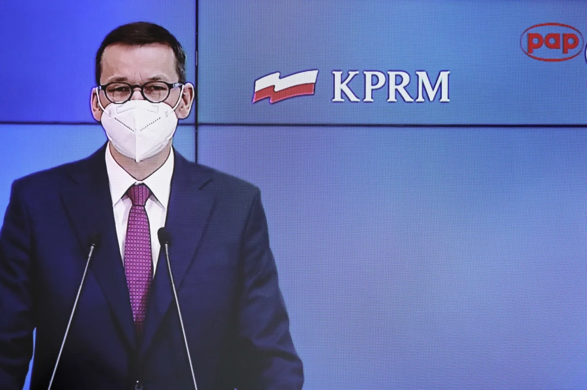 32 proc. Polaków popiera rząd, 44 proc. deklaruje się jako przeciwnicy gabinetu Mateusza Morawieckiego, a 21 proc. jest wobec tego rządu obojętna - wynika z marcowego sondażu CBOS. 39 proc. jest zadowolonych, że na czele rządu stoi Mateusz Morawiecki, a 48 proc. odnosi się do tego z dezaprobatą.