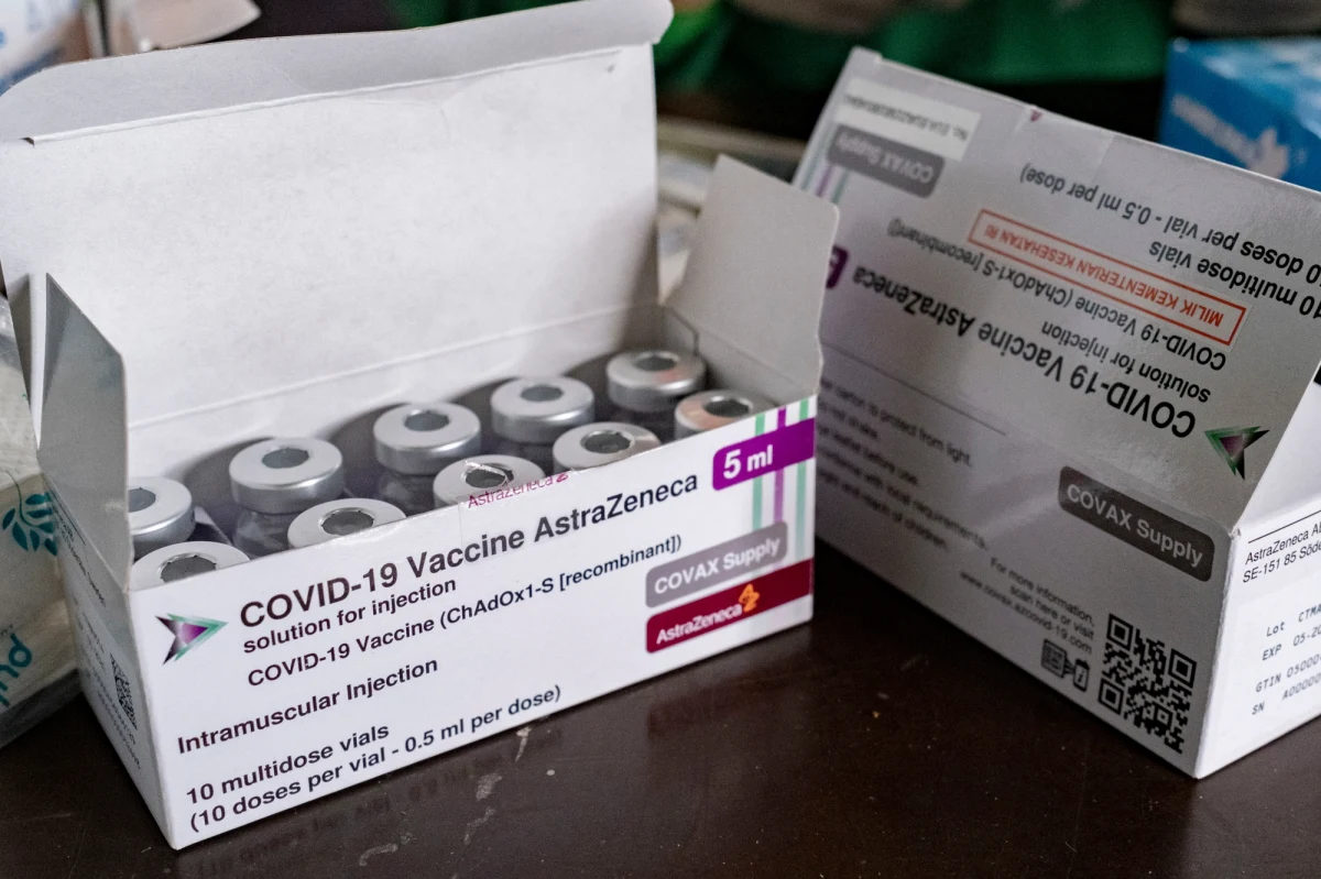 Europejska Agencja Leków podjęła decyzje, które umożliwią zwiększenie produkcji szczepionek przeciwko Covid-19 na terenie UE. Agencja autoryzowała nowe zakłady produkujące szczepionki i wprowadziła więcej elastyczności w transporcie preparatów firmy Pfizera/BionTech.