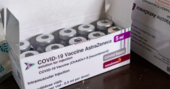 Światowa Organizacja Zdrowia (WHO) podtrzymuje swoją rekomendację dalszego używania szczepionki przeciwko Covid-19 firmy AstraZeneca - przekazała w piątek jej wiceszefowa Mariangela Simao. Dodała, że WHO wciąż bada możliwe związki preparatu z "bardzo rzadkimi" efektami ubocznymi.