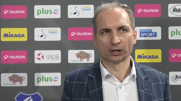 Wypowiedz Andrzeja Kowala po meczu Ślepsk Malow Suwałki - Grupa Azoty ZAKSA Kędzierzyn-Koźle 1:3. 

Ślepsk Malow Suwałki - Grupa Azoty ZAKSA Kędzierzyn-Koźle 1:3 (25:20, 20:25, 21:25, 21:25) w drugim ćwierćfinałowym meczu play-off PlusLigi. MVP Benjamin Toniutti. W serii do dwóch zwycięstw Grupa Azoty ZAKSA wygrała rywalizację 2-0 i awansowała do półfinału. 


