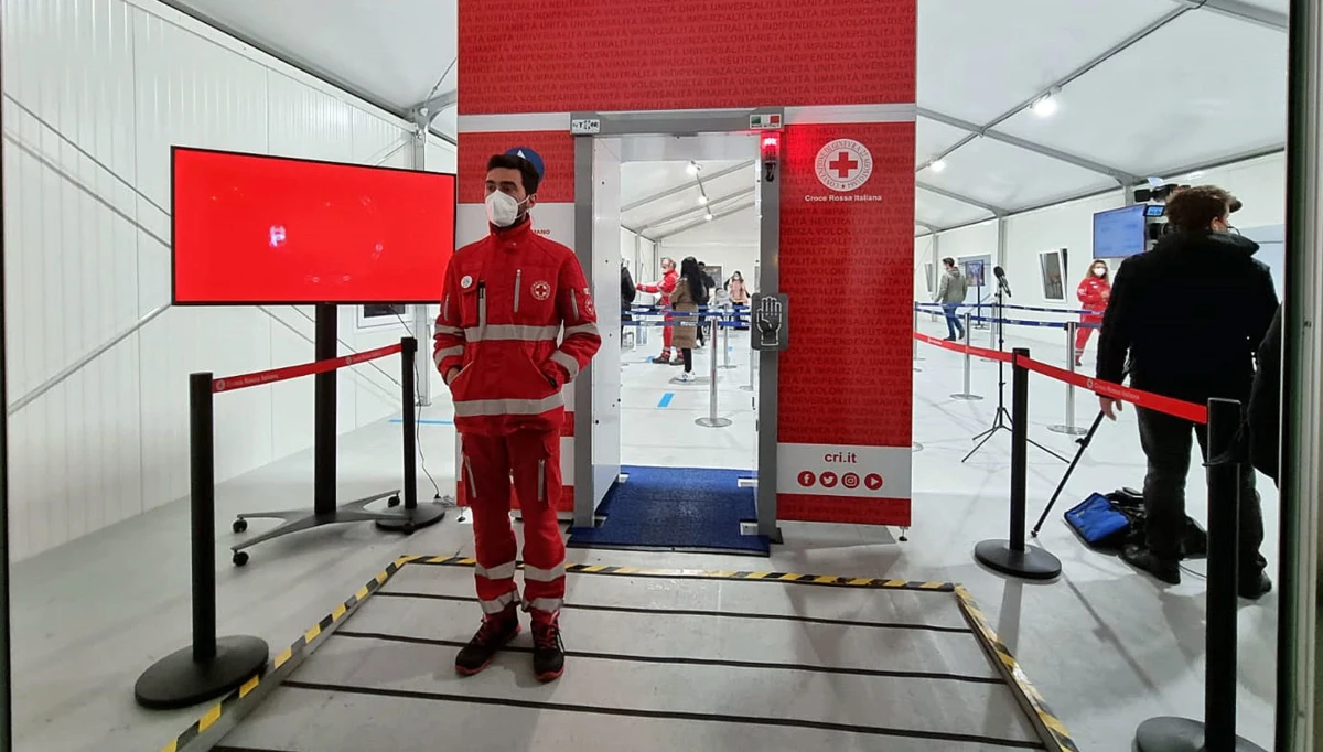 "Zaczynają się najcięższe dni" pandemii koronawirusa we Włoszech - takie ostrzeżenie ministerstwa zdrowia otwiera poniedziałkowe wydanie dziennika "La Repubblica". Według resortu zbliża się szczyt hospitalizacji chorych na Covid-19. 