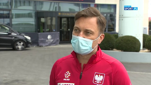 Rzecznik prasowy PZPN i reprezentacji Polski Jakub Kwiatkowski przekazał szczegóły związane z urazem Roberta Lewandowskiego. Kapitan piłkarskiej reprezentacji Polski nie zagra w środowym meczu z Anglią w eliminacjach mistrzostw świata 2022.