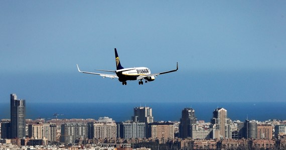 Tysiące niemieckich turystów rozpoczynają urlopy na Balearach, głównie na Majorce. Dzieje się tak mimo alertów służb sanitarnych, wzywających obywateli Niemiec do unikania podróży. Oblicza się, że do  Poniedziałku Wielkanocnego na Baleary ma przybyć ponad 500 samolotów z wczasowiczami z RFN.