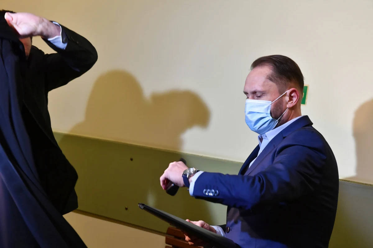 Sąd Rejonowy w Piotrkowie Trybunalski skazał Kamila Durczoka na rok więzienia w zawieszeniu na dwa lata. Dziennikarz w 2019 r., będąc pod wpływem alkoholu, spowodował kolizję na drodze krajowej nr 1.