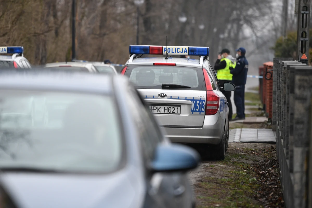 Tragedia rodzinna na Podkarpaciu. Nie żyje dwójka małych dzieci. Miała zabić je matka, która następnie popełniła samobójstwo. Na miejscu jest policja i prokurator, a nasz dziennikarz zbiera informacje w tej sprawie. 