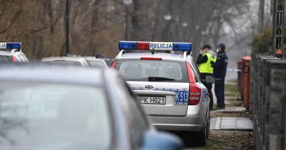 Tragedia rodzinna na Podkarpaciu. Nie żyje dwójka małych dzieci. Miała zabić je matka, która następnie popełniła samobójstwo. Na miejscu jest policja i prokurator, a nasz dziennikarz zbiera informacje w tej sprawie. 