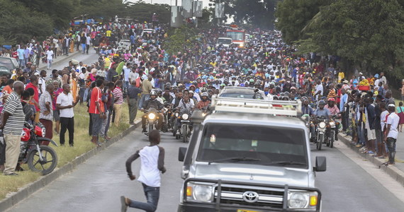 45 osób zginęło w wyniku zadeptania, gdy podczas uroczystości pożegnalnych prezydenta Tanzanii Johna Magufulego w Dar es Salaam w ubiegłym tygodniu wybuchła panika - poinformowała we wtorek policja.