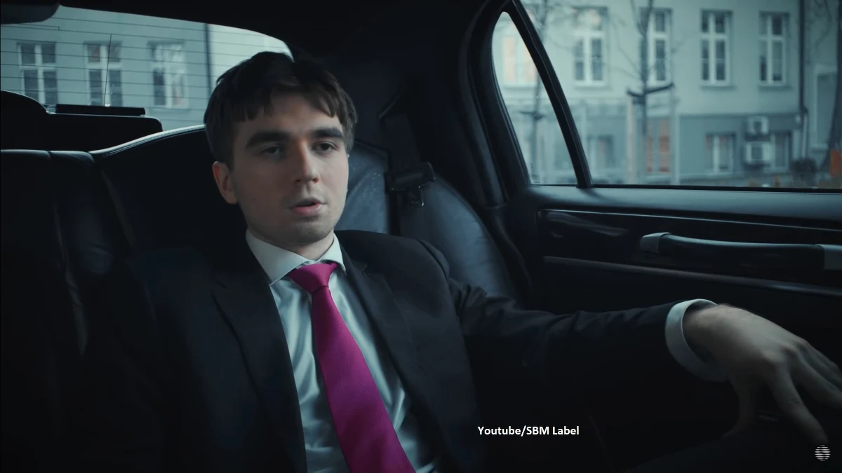 Nie minęła jeszcze doba od premiery klipu „Patoreakcja” Maty, a teledysk ma już ponad 1,6 mln wyświetleń na YouTube. Tekst singla jest szeroko komentowany w mediach społecznościowych, za sprawą odwołania do TVP i jej prezesa.