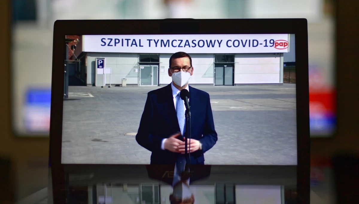 ​Część szpitali tymczasowych będziemy chcieli przekształcić w szpitale rehabilitacji pocovidowej - poinformował podczas środowego oświadczenia w szpitalu tymczasowym we Wrocławiu premier Mateusz Morawiecki.