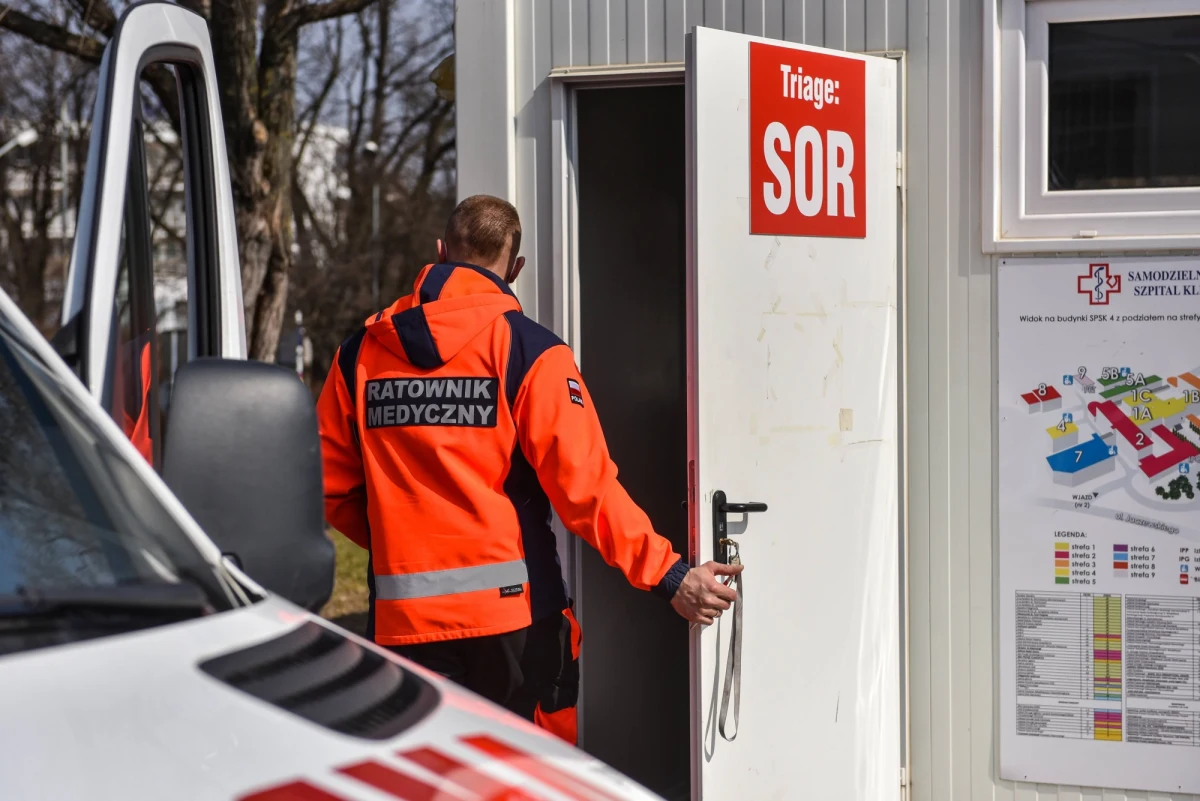 W Małopolsce cysterny z tlenem będą mogły być eskortowane przez policję -  to zalecenie jakie wydał małopolski wojewoda Łukasz Kmita. W całym województwie dziennie zużywanych jest 58 ton tlenu. 