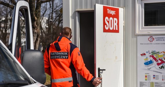 W Małopolsce cysterny z tlenem będą mogły być eskortowane przez policję -  to zalecenie jakie wydał małopolski wojewoda Łukasz Kmita. W całym województwie dziennie zużywanych jest 58 ton tlenu. 