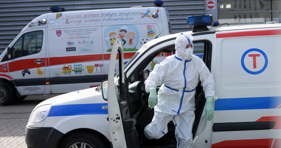 Po świętach wielkanocnych przy zwalczaniu epidemii zaczną pracować studenci uczelni medycznych - dowiedział się nasz reporter. Jak informowaliśmy, Ministerstwo Zdrowia na początku tygodnia zwróciło się do władz uczelni w całym kraju z apelem, aby studenci zgłaszali się do pracy w szpitalach covidowych. 