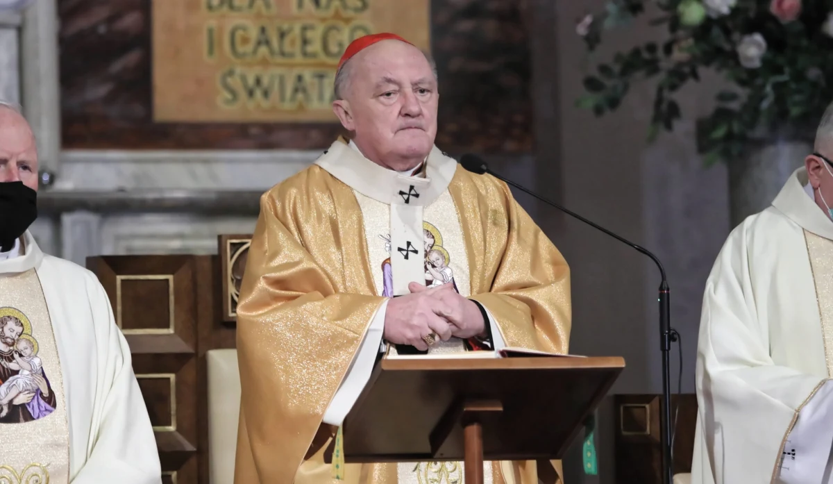 ​Podczas mszy św. Krzyżma w archikatedrze warszawskiej kard. Kazimierz Nycz zasłabł. Został przewieziony do szpitala na badania diagnostyczne - poinformowała archidiecezja warszawska. W komunikacie wydanym popołudniu zapewniono, że stan duchownego jest stabilny.