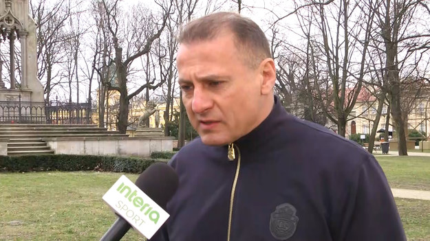 Nie obrażając nikogo, ale panowie z Andory pracują na co dzień chociażby w restauracji. Gdybym ja się przebrał w strój i wszedł na boisko, to ze mną w składzie też byśmy tamten mecz wygrali. Gorsze jest to, że w spotkaniach z Węgrami i Andorą to była kompromitacja taktyczna - mówi w rozmowie z Interią były reprezentant Polski Piotr Świerczewski.