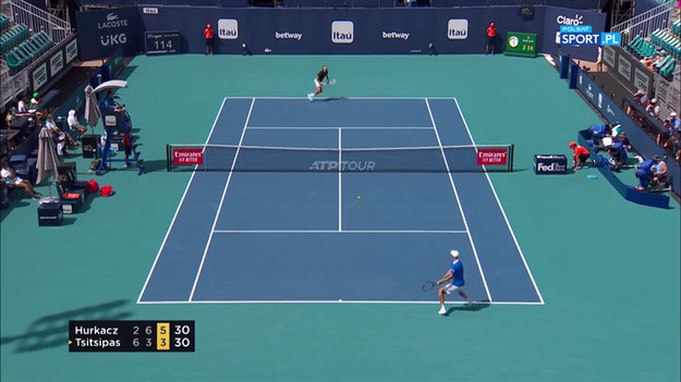 24-letni tenisista z Wrocławia Hubert Hurkacz po raz pierwszy w karierze zagra w półfinale turnieju ATP Masters 1000. W ćwierćfinale Polak pokonał rozstawionego z numerem 2 Stefanosa Tsitsipasa 2:6, 6:3, 6:4. O finał zagra ze zwycięzcą spotkania Sebastian Korda – Andriej Rublow.