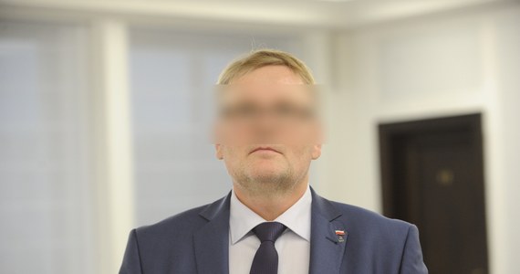 Dziś przesłuchany w prokuraturze zostać ma były senator Waldemar B. Policja czeka na wyniki sekcji zwłok psa, znalezionego podczas przeszukań prowadzonych po zatrzymaniu. Pies, którego początkowo wskazał B. nie miał obrażeń wskazujących na to, że był wleczony za autem.