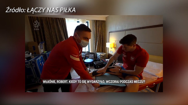 Robert Lewandowski podczas meczu z Andorą doznał kontuzji kolana i nie zagrał przeciwko Anglii. Na kanale "Łączy nas piłka" powiedział kiedy do tego doszło.