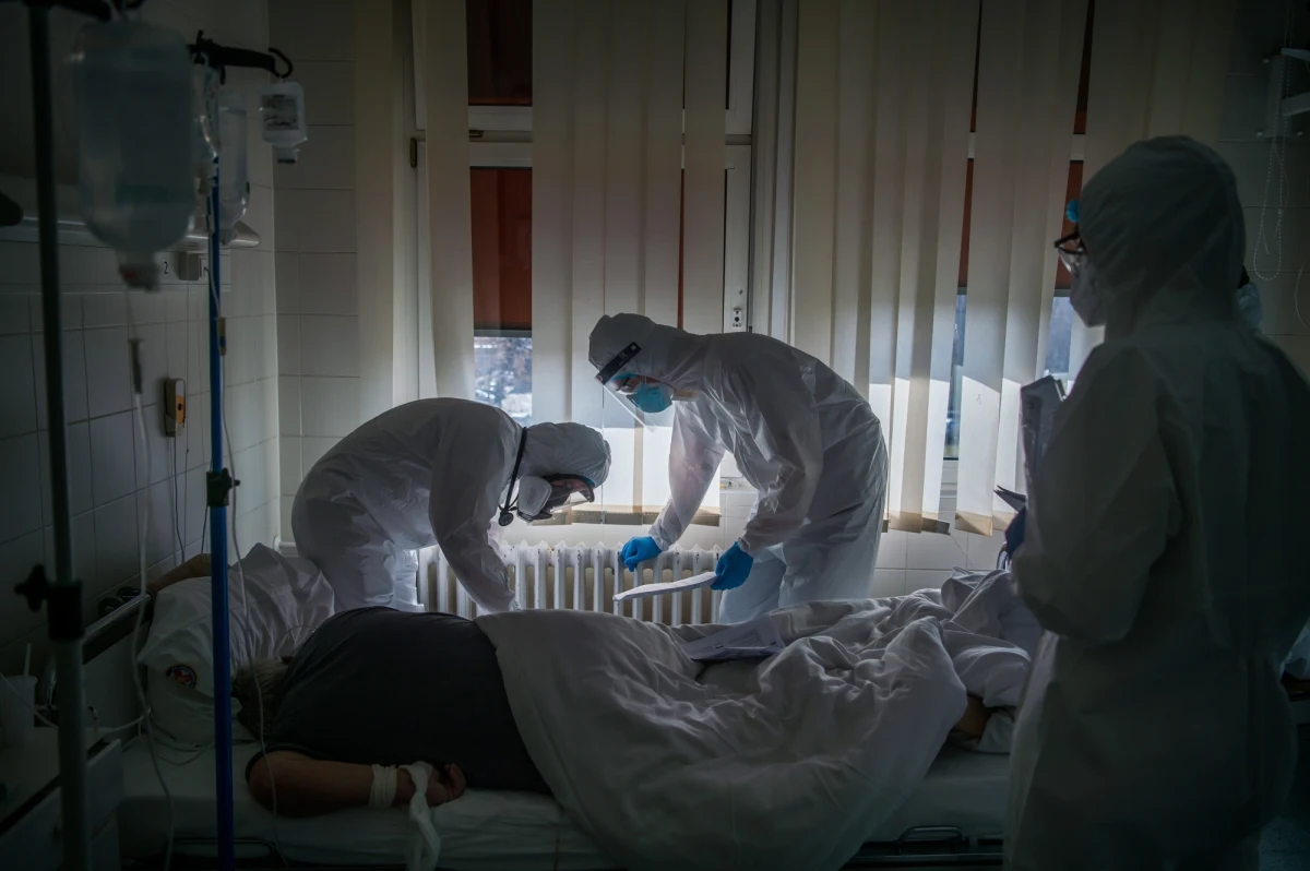 O 28 073 nowych zakażeniach koronawirusem i śmierci 571 chorych na Covid-19 poinformował dzisiaj resort zdrowia. W szpitalach w całym kraju przebywa obecnie ponad 32 200 pacjentów z koronawirusem.