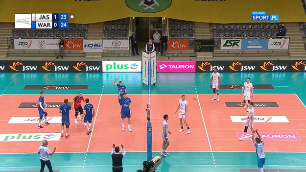 Jastrzębski Węgiel wykonał pierwszy krok w kierunku wielkiego finału Ligi Mistrzów Świata, pokonując 3:2 drużynę ze stolicy. MVP meczu Jurij Gladyr.