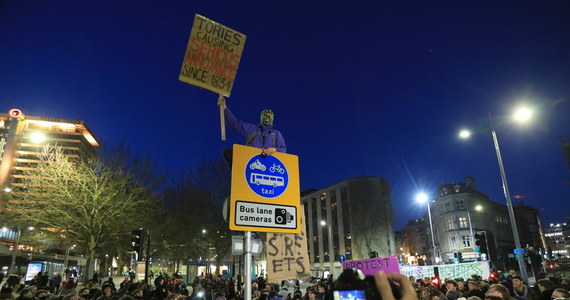 Kilka tysięcy osób protestowało w sobotę w różnych miastach Wielkiej Brytanii przeciwko projektowi ustawy o policji, przestępczości, wyrokach i sądach, który m.in. zwiększa uprawnienia policji wobec uczestników demonstracji.