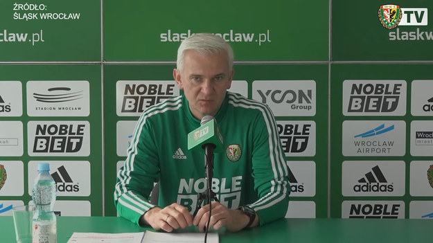 Jacek Magiera w poniedziałkowym meczu z Jagiellonią w Białymstoku zadebiutuje w roli pierwszego trenera Śląska Wrocław. "Nie mamy wpływu na to, co było. Mamy za to wpływ na to, co przed nami i musimy się na tym koncentrować. Najważniejsze, co przed nami" - zapowiedział szkoleniowiec.
