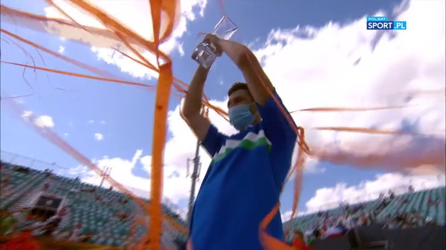 Wielki triumf polskiego tenisisty. Hubert Hurkacz wygrał jeden z najważniejszych turniejów tenisowych w cyklu ATP – Miami Open. Polak, rozstawiony z numerem 26 pokonał wyżej notowanego Włocha Jannika Sinnera (21) 7:6 (4), 6:4. Za zwycięstwo otrzyma premię w wysokości 300 tys. dol., w rankingu najlepszych tenisistów na świecie awansuje na 16. miejsce.