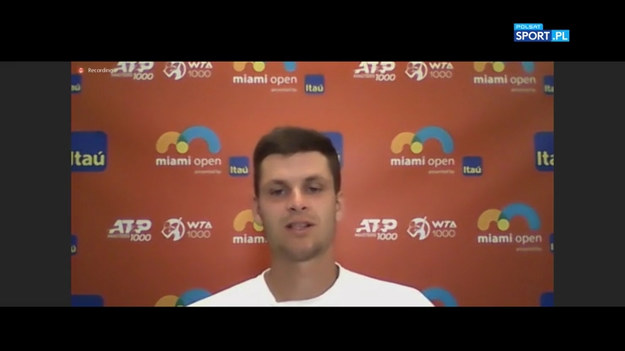 Tuż po zwycięstwie Huberta Hurkacza w turnieju ATP 1000 w Miami komentatorzy Polsatu Sport Tomasz Tomaszewski i Dawid Olejniczak przeprowadzili ekskluzywną rozmowę ze zwycięzcą. Pochodzący z Wrocławia tenisista udzielił szczerych odpowiedzi na wiele pytań.