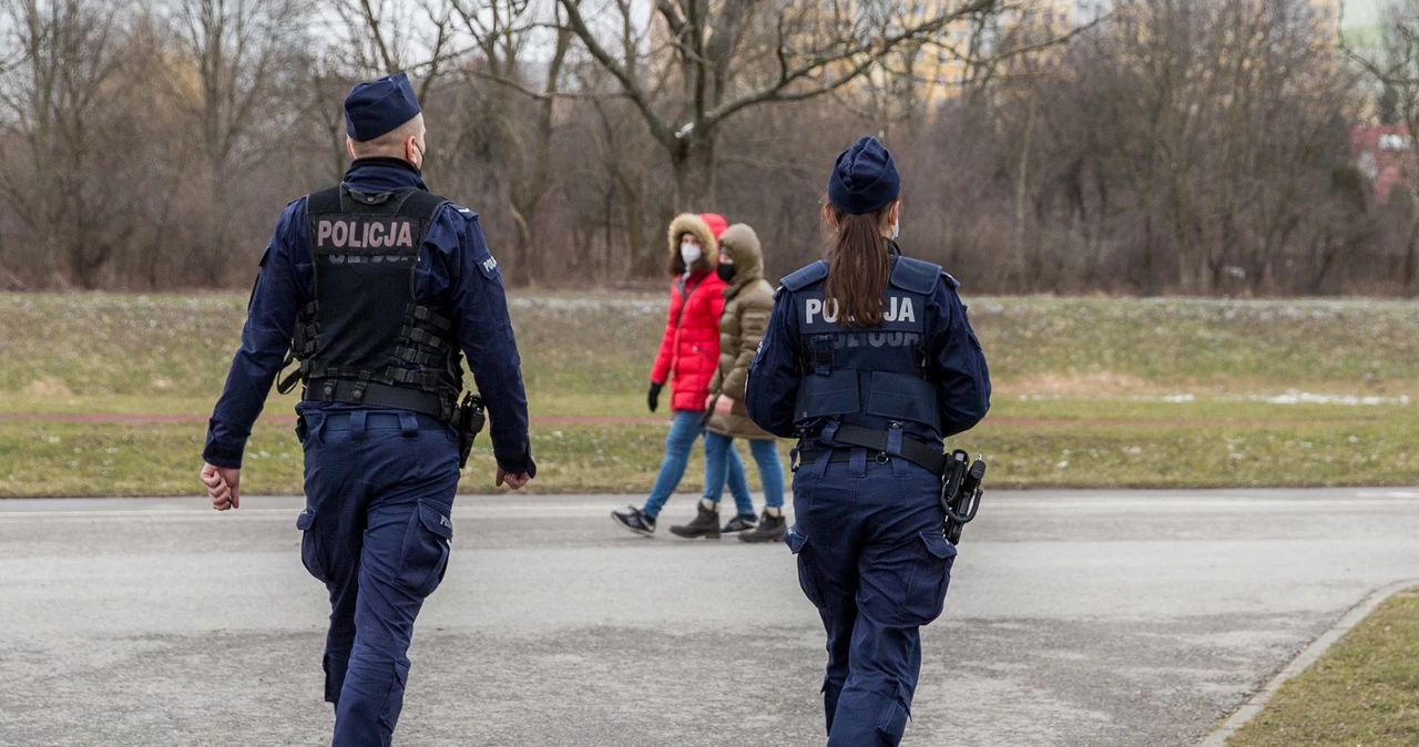 Kontrole policji w związku z obostrzeniami epidemicznymi