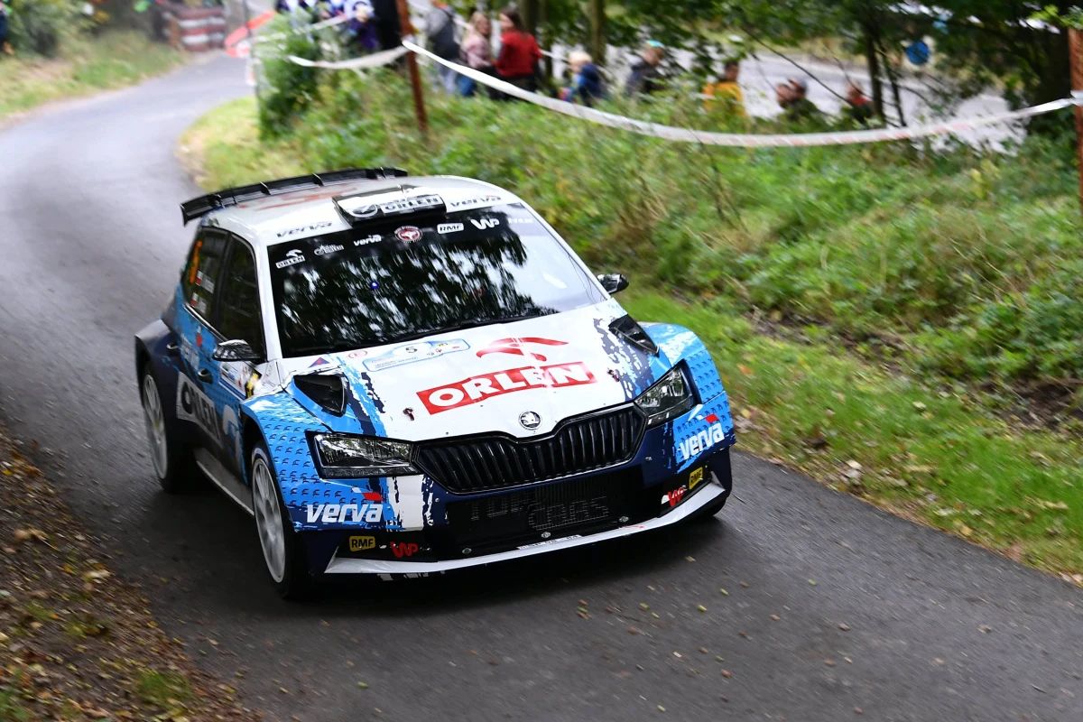 Już za niespełna 3 tygodnie rozpocznie się nowy sezon Rajdowych Samochodowych Mistrzostw Polski. Na starcie Rajdu Świdnickiego, który w tym roku rozpoczyna rywalizację w RSMP, stanie Kacper Wróblewski. Kierowca Orlen Teamu ponowie zasiądzie za kierownicą Skody Fabii Rally2 EVO, a jego pilotem będzie Jakub Wróbel. 