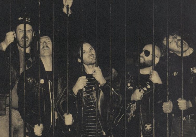 W maju fani oldskulowego heavy metalu będą mogli sięgnąć po pierwszy longplay angielskiej formacji Heavy Sentence. 