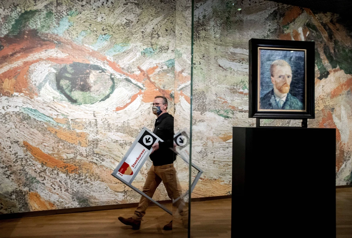 Holenderska policja zatrzymał mężczyznę, podejrzewanego o kradzież obrazów Vincenta van Gogha i Fransa Halsa. Wartych miliony euro płócien nie odnaleziono.