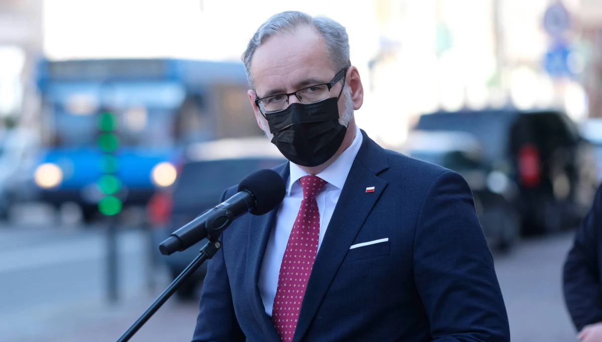 Dotychczasowe obostrzenia koronawirusowe zostaną przedłużone do 18 kwietnia - poinformował minister zdrowia Adam Niedzielski. 