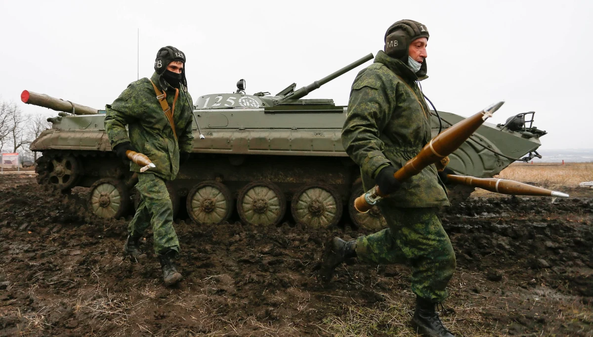 Sztab Operacji Połączonych Sił Zbrojnych Ukrainy podał w środę, że minionej doby w Donbasie siły przeciwnika 14 razy naruszyły zawieszenie broni, a dwóch żołnierzy ukraińskich zginęło. W związku z uszkodzeniem w ostrzale pompowni mieszkańcy ok. 50 miejscowości zostali pozbawieni dostępu do wody.