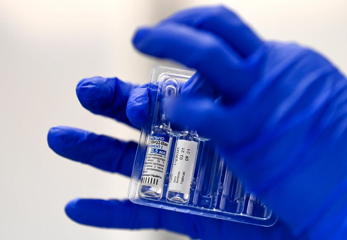 Słowacki Państwowy Instytut Leków (SUKL) ogłosił, że dostarczona 1 marca partia rosyjskiej szczepionki przeciwko Covid-19 Sputnik V różni się od substancji opisanej w czasopiśmie medycznym "The Lancet". Nie podjęto decyzji, czy można używać Sputnika V.