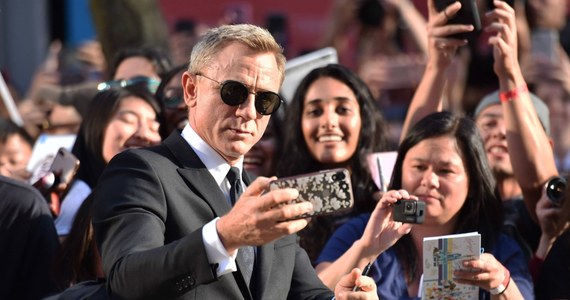 Podczas spotkania Rady Bezpieczeństwa Organizacji Narodów Zjednoczonych Daniel Craig, aktor grający m.in. Jamesa Bonda, naciskał na Organizację Narodów Zjednoczonych, aby podjęła więcej działań w celu uwolnienia świata od min lądowych.