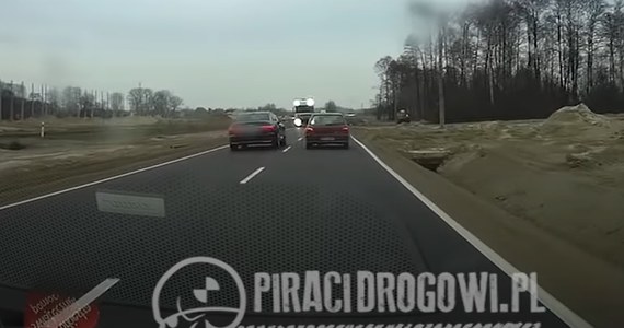 W sieci opublikowano wideo, na którym zarejestrowano niebezpieczny manewr wyprzedzania, dokonany przez kierowcę audi. Pojazd poruszał się stanowczo za szybko i w ostatniej chwili zjechał na prawidłowy pas, unikając tym samym czołowego zderzenia z nadjeżdżającą ciężarówką. 