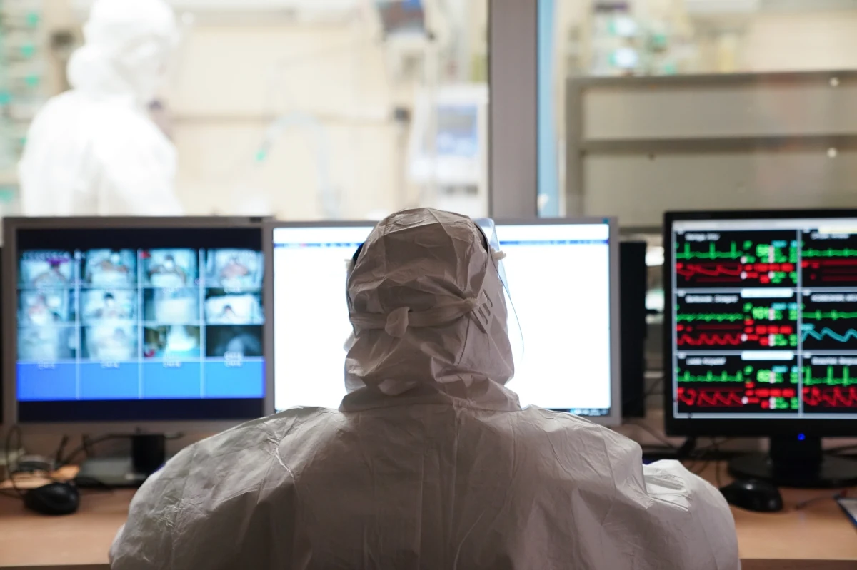 Ministerstw Zdrowia informowało o 28 487 nowych zakażeniach koronawirusem. Niechlubną listę otwiera Śląsk (4686). W ciągu ostatniej doby zmarło 768 pacjentów z Covid-19.