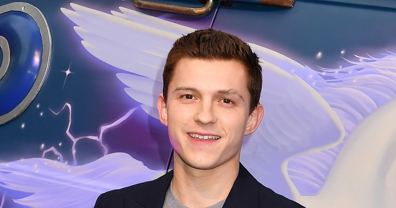 Tom Holland wystąpi teraz w roli głównej w pierwszym sezonie serialowej antologii "The Crowded Room" ("Zatłoczony pokój"), która powstaje na zlecenie platformy streamingowej Apple TV+. Scenariusz liczącego dziesięć odcinków pierwszego sezonu będzie oparty na motywach książki Daniela Keyesa "Człowiek o 24 twarzach".