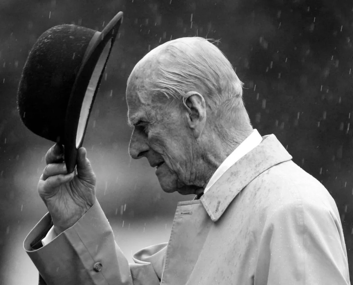 Nie żyje książę Filip, mąż brytyjskiej królowej Elżbiety II i ojciec następcy tronu księcia Karola, dziadek książąt Williama i Harry'ego - poinformował Pałac Buckingham. Miał 99 lat.

