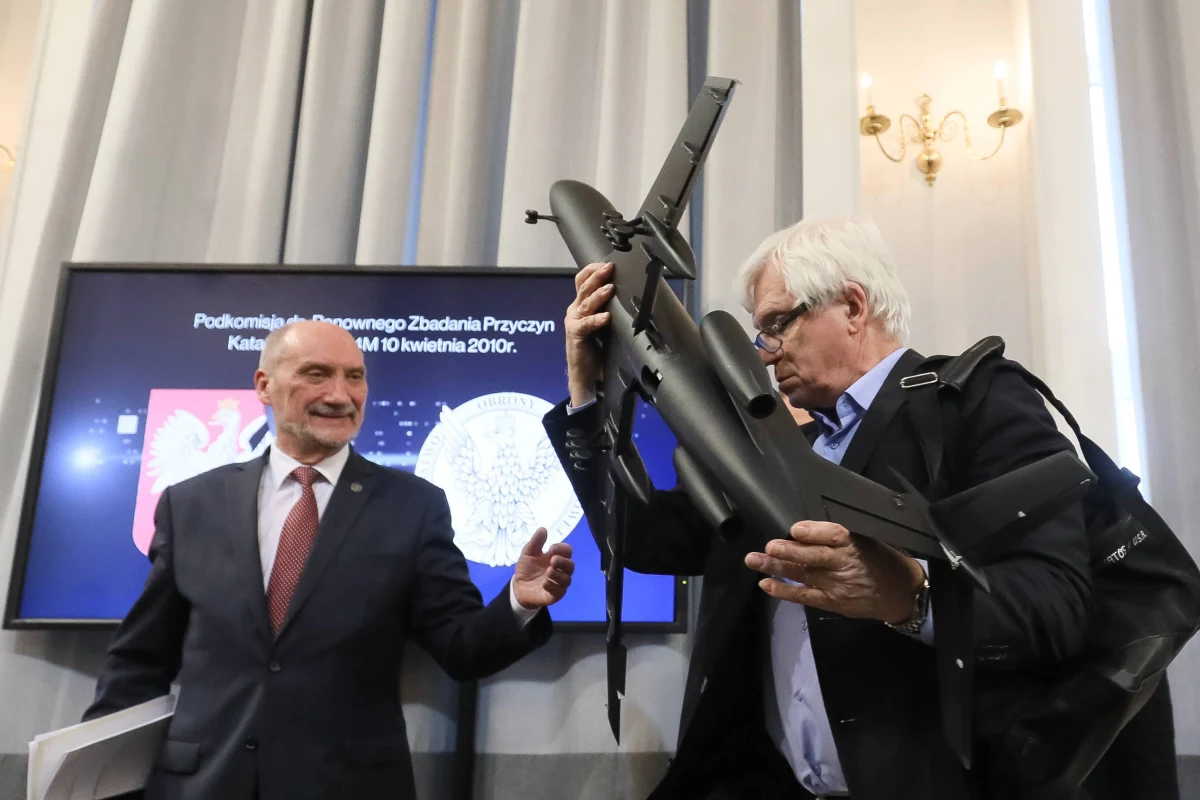 TV Republika w piątek wieczorem opublikowała fragment filmu z raportu końcowego podkomisji smoleńskiej Antoniego Macierewicza. W sobotę stacja w 11. rocznicę katastrofy smoleńskiej pokaże całe nagranie. 