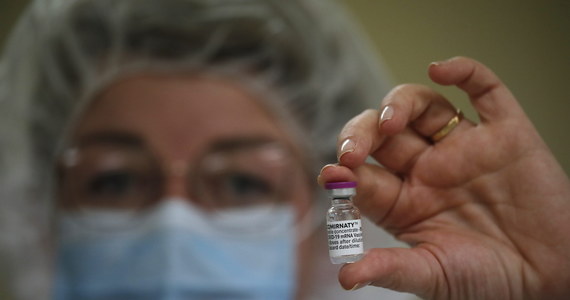 Amerykański koncern Pfizer Inc. i jego niemiecki partner BioNTech złożyły w piątek w USA wniosek o rozszerzenie zezwolenia na stosowanie ich szczepionki przeciw Covid-19 na młodzież w wieku 12-15 lat.