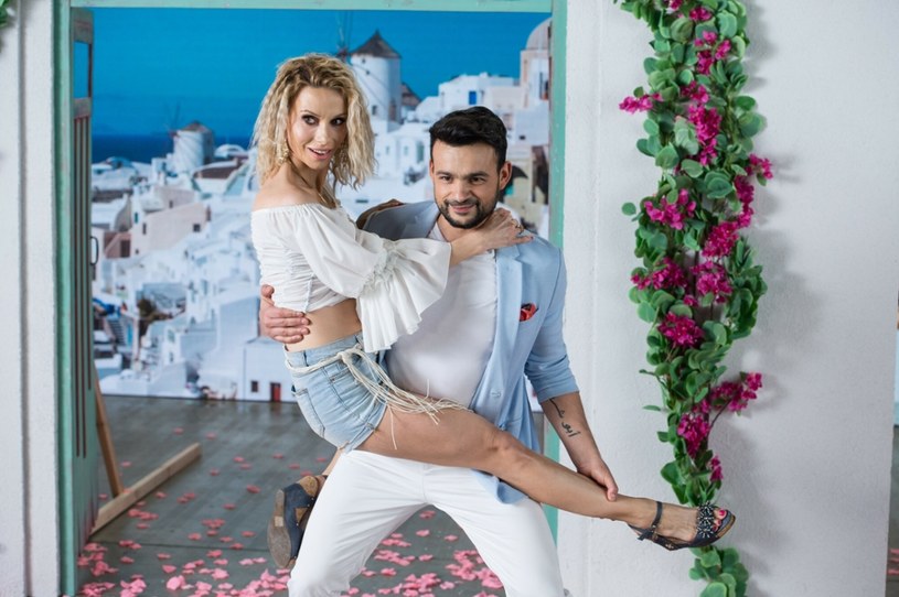 W trzecim odcinku programu "Dance Dance Dance" wiele się działo. Olga Łasak i Paweł Cieślak zrezygnowali z udziału w tanecznym show. Małgorzata Opczowska i Robert El Gendy nie zachwycili jurorów i odpadli z dalszej rywalizacji. 