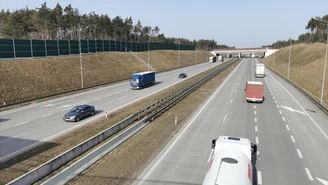 Kujawsko-pomorskie: Pożar pojazdu na autostradzie A1. Utrudnienia