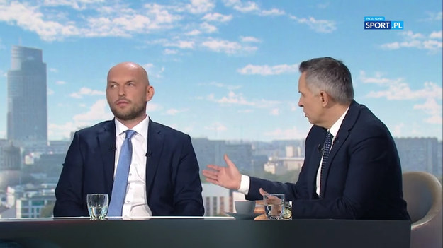 Jednym z tematów niedzielnego "Cafe Futbol" był proces wybierania trenerów w polskich ligach, w tym w PKO BP Ekstraklasie. Co najbardziej cenią sobie dyrektorzy i prezesi klubów piłkarskich oraz na co zwracają uwagę przy zatrudnianiu szkoleniowca? O tym debatowali goście Bożydara Iwanowa.
