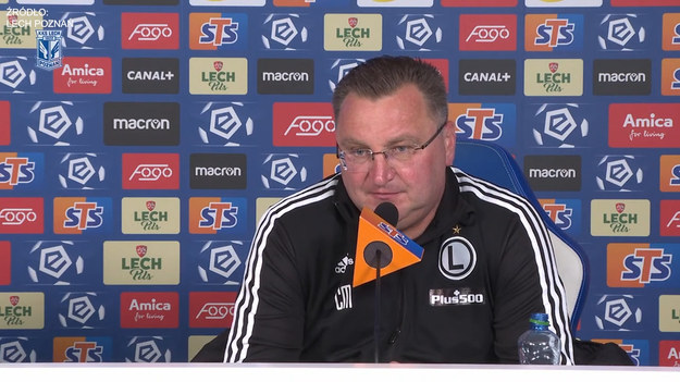 - Zadowolenia nie ma, jest zaduma - powiedział trener Czesław Michniewicz po meczu Legii Warszawa z Lechem Poznań. Rozpędzeni dotąd legioniści zremisowali tylko 0-0. Trener Michniewicz uznał remis za sprawiedliwy, ale to Lech był bliżej wygranej.
