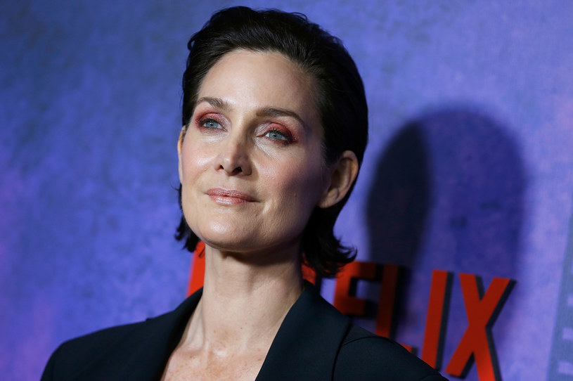 Carrie-Anne Moss, której popularność przyniosła rola Trinity w serii filmów "Matrix", opowiedziała o tym, jak w Hollywood wygląda życie aktorki po czterdziestce.