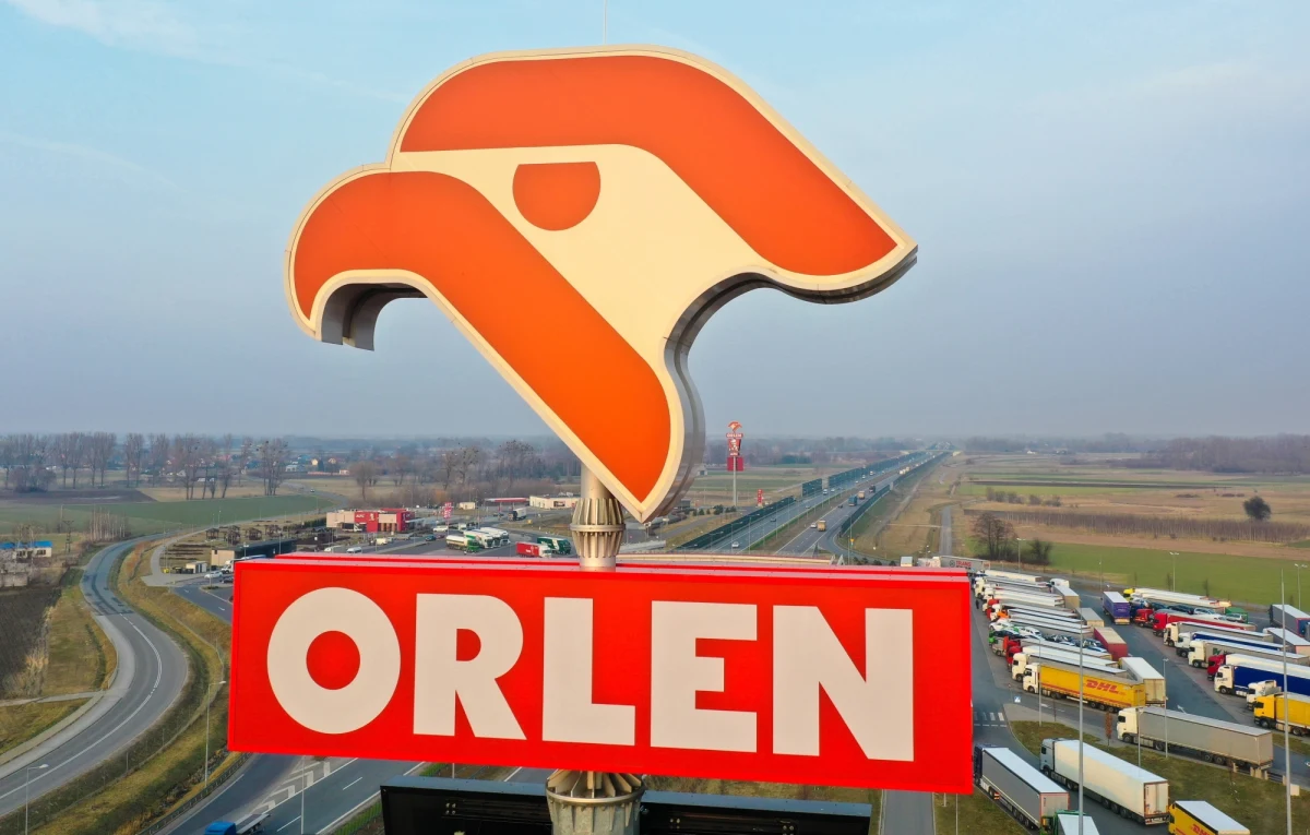 Sąd Ochrony Konkurencji i Konsumentów uwzględnił wniosek Rzecznika Praw Obywatelskich o wstrzymanie wykonania decyzji Prezesa UOKIK w sprawie koncentracji. Chodzi o kwestię przejęcia przez PKN Orlen spółki Polska Press - poinformowało w poniedziałek Biuro RPO.
