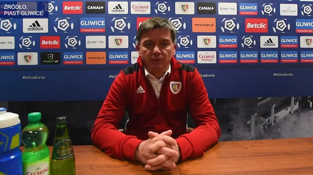 Derby Śląska dla Piasta Gliwice, który wygrał na własnym stadionie z Górnikiem Zabrze 2-0. To był ciekawy mecz, w którym wszystko potoczyło się inaczej niż na początku się wydawało.
W załączonym materiale konferencja trenera Piasta Gliwice, Waldemara Fornalika po meczu derbowym z Górnikiem Zabrze.
Źródło: Piast Gliwice