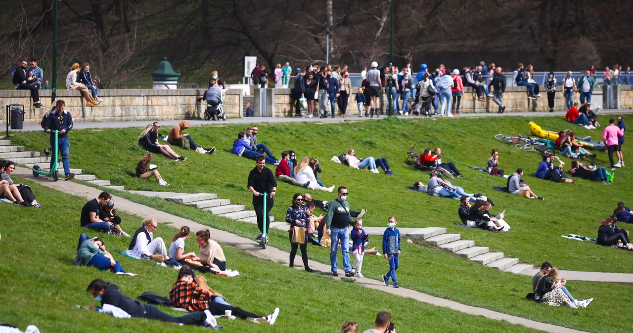 IMGW i CMKP: O zakażenie łatwiej przy niższej temperaturze i małej ilości słońca