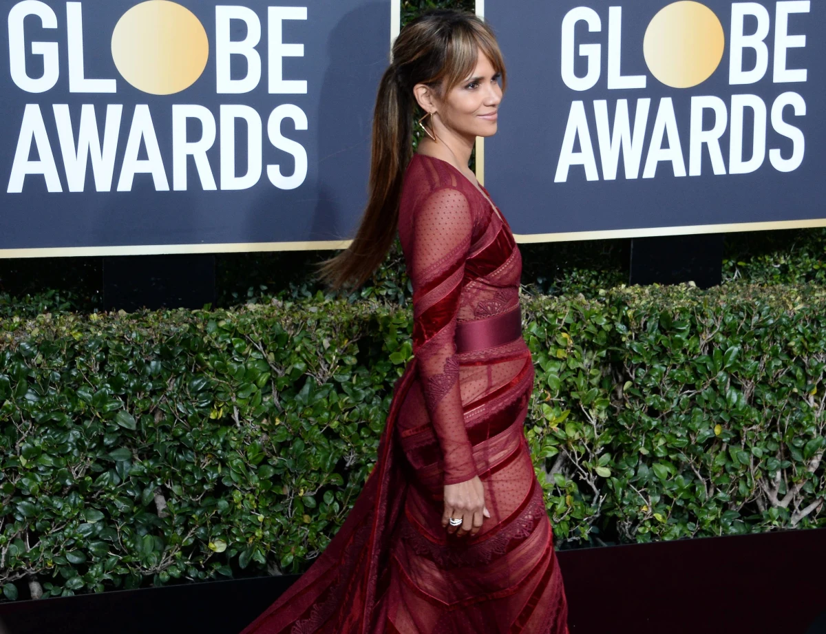 Amerykańska Akademia Sztuki i Wiedzy Filmowej podała nazwiska gwiazd, które na tegorocznej oscarowej gali wcielą się w role prezenterów i będą ogłaszać zwycięzców w poszczególnych kategoriach. To m.in. Halle Berry, Harrison Ford i Brad Pitt, a także - zgodnie z tradycją - ubiegłoroczni zdobywcy Oscarów w kategoriach aktorskich. 